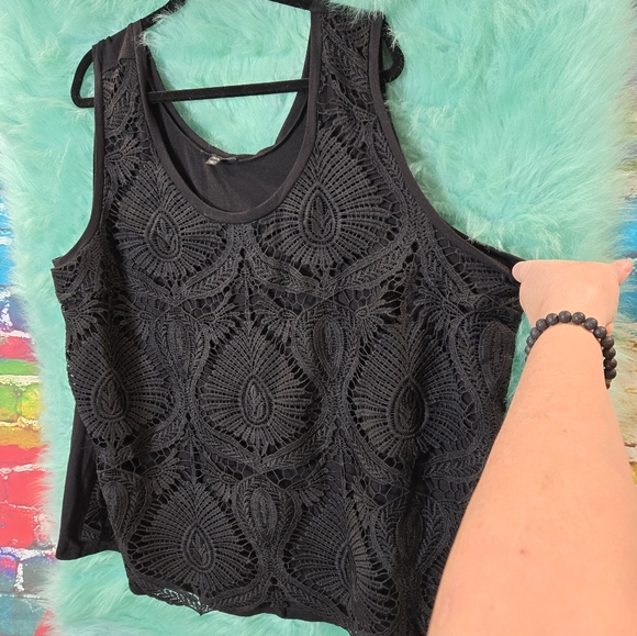 Lane Bryant Black Sleeveless Embroidered, Sleeveless Top Size 26/28 - Picture 7 of 9